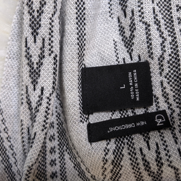 New Directions Black Grey Contrast Poncho Cape Sweater Wrap Boho Sweater - Picture 6 of 6